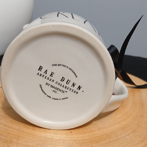 Chic Cream Ceramic Mug - Picture 4 of 7